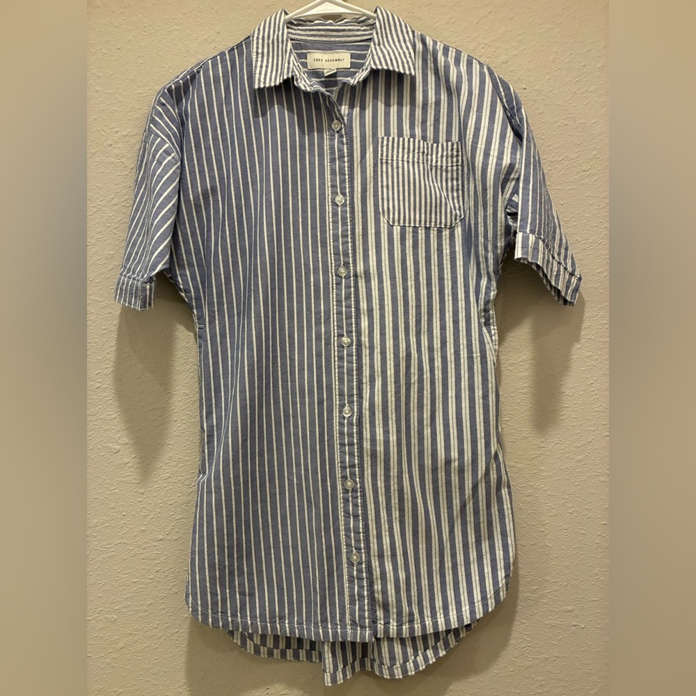 Free Assembly Oversized Fit Blue and White Striped Button Up Dress Shirt M